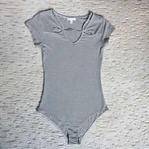 Abound Black and White Striped V-Neck Top Women's Bodysuit Small